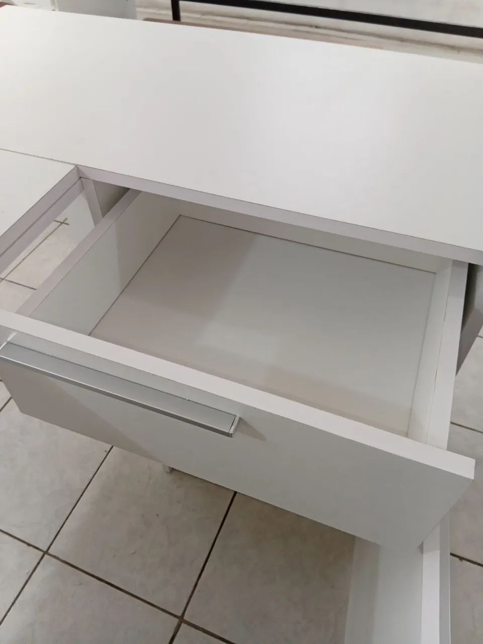 Mesa em L  na cor branca  - Foto 3