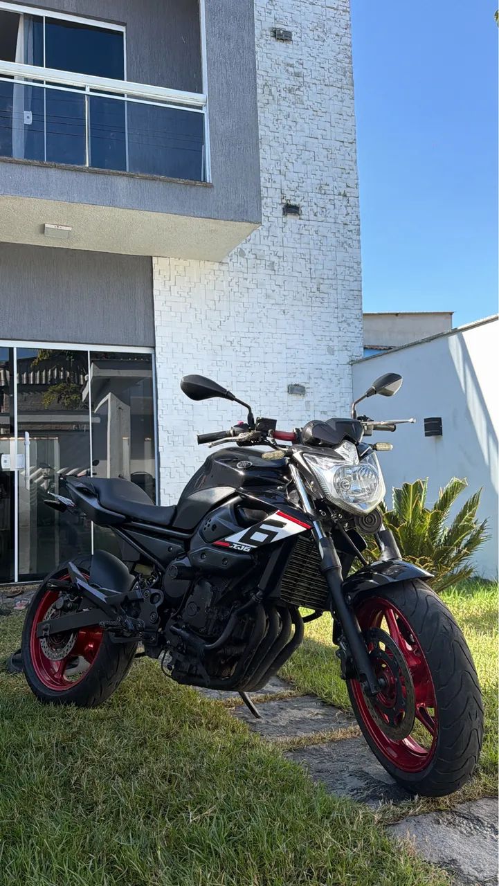 XJ6 2012 Preta - Foto 2