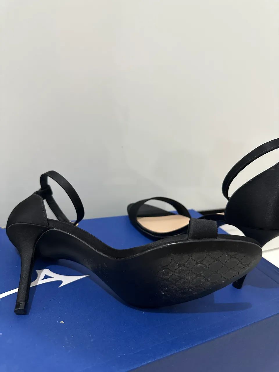 Sandália Arezzo preta - Foto 4