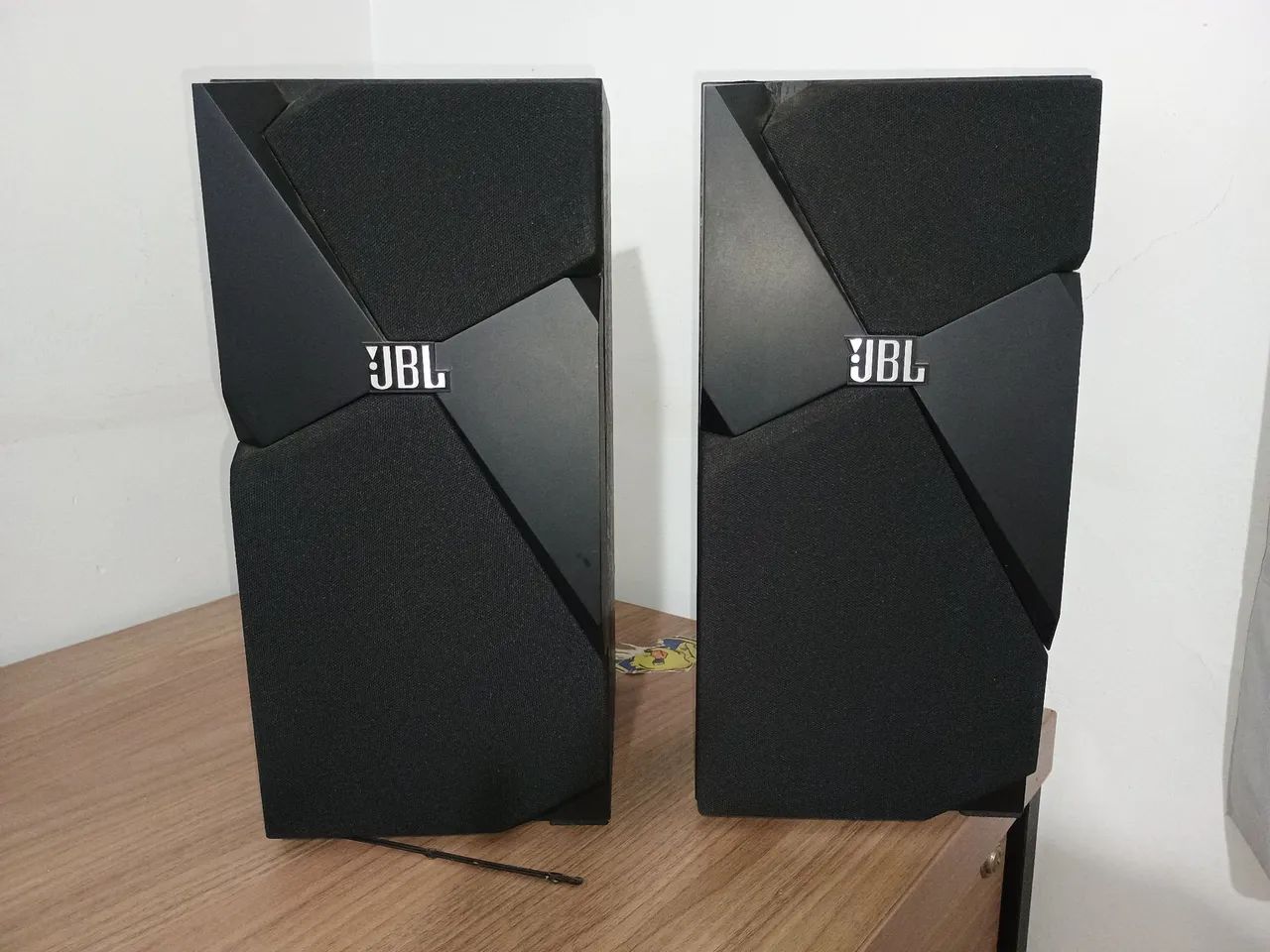 Caixa de som bookself JBL