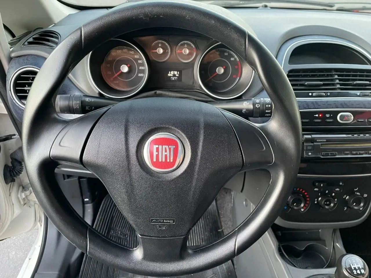 Fiat Punto Attractive 1.4 Fire Flex 8V 5P 2013 - Foto 5