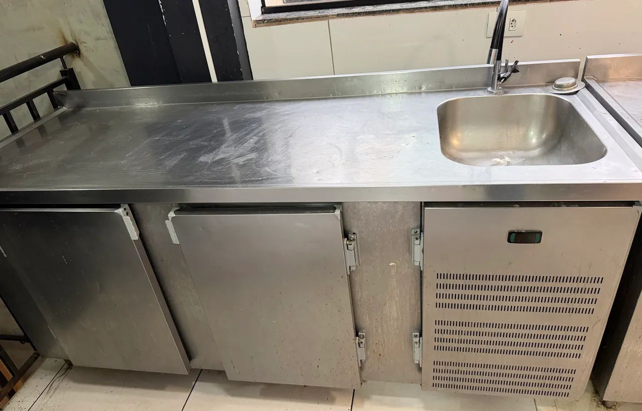 Balcão Refrigerado 2 portas com Cuba 