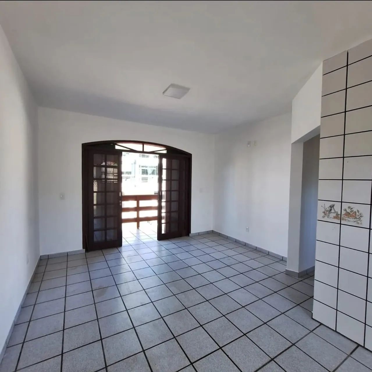 Alugo apartamento 2 dormitórios - 100m mar