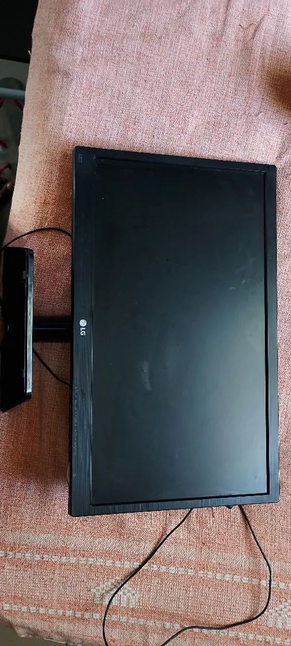 Monitor LG com defeito