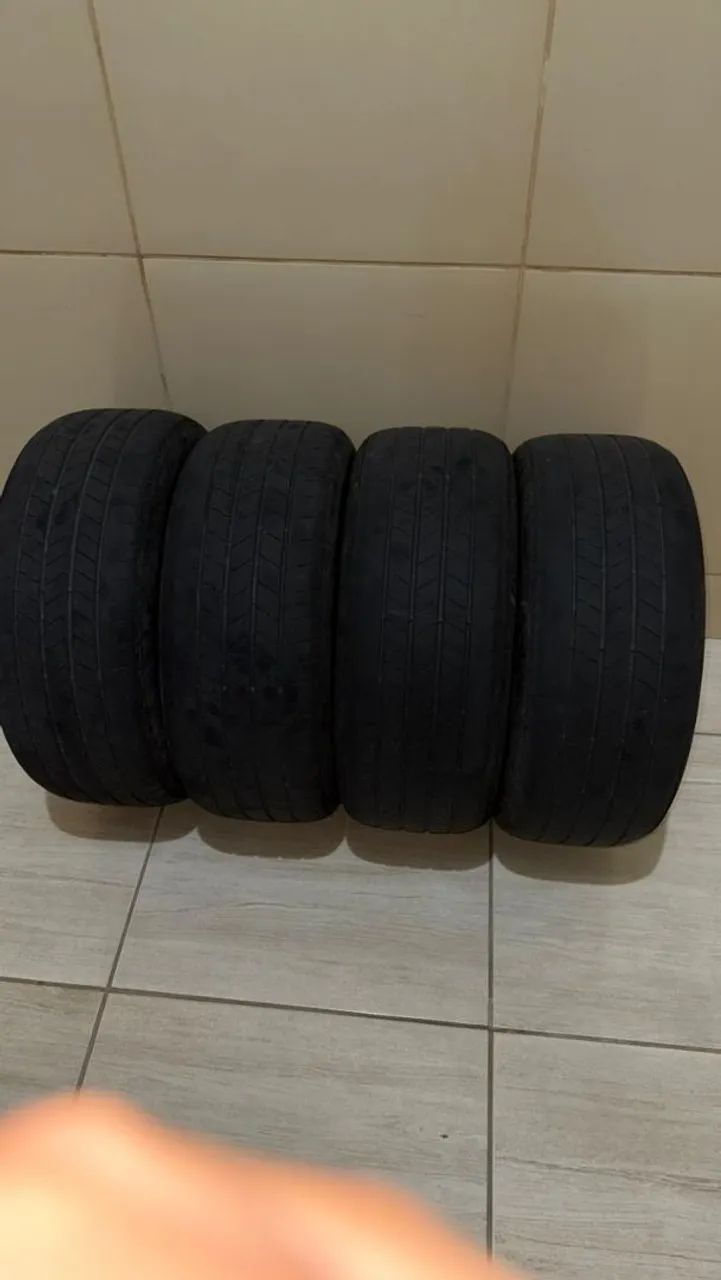 Pneus Bridgestone 215/50 R17 - Foto 2