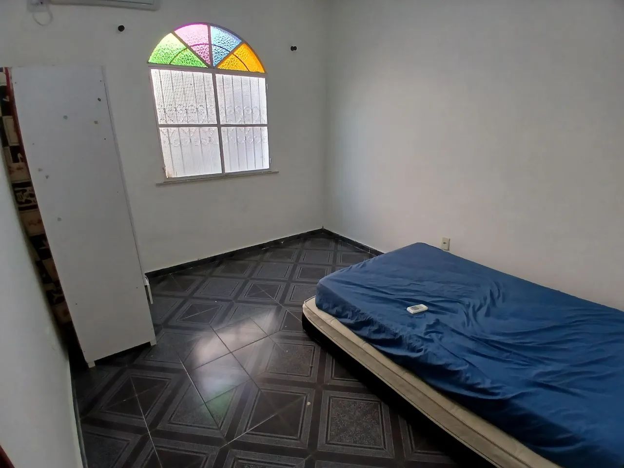 Quarto 11,8 m² com banheiro privativo e ar-condicionado | Japiim<br> - Foto 2