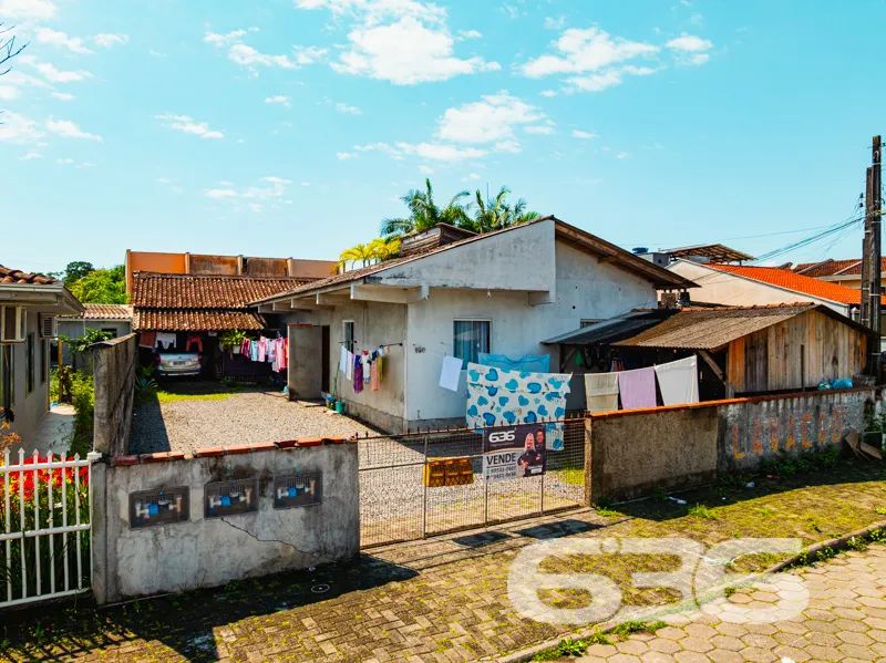 Casa | Joinville | Espinheiros