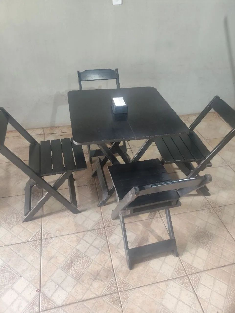 2 Jogos de mesa com 4 cadeiras articulada 