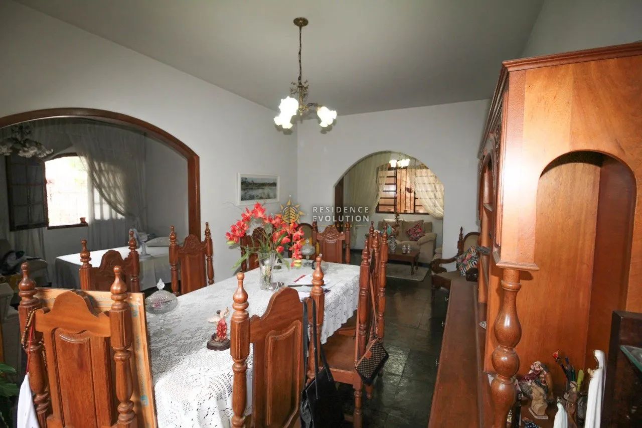 Linda Casa de 5 Quartos no Vila Clóris - Foto 5