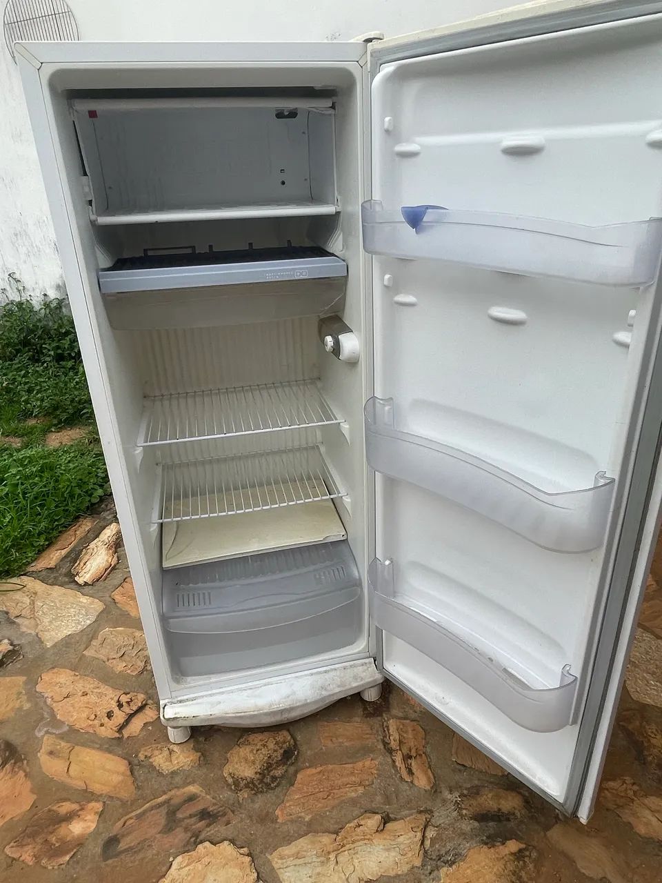 DOA-SE Geladeira Cônsul 300 litros - Foto 3