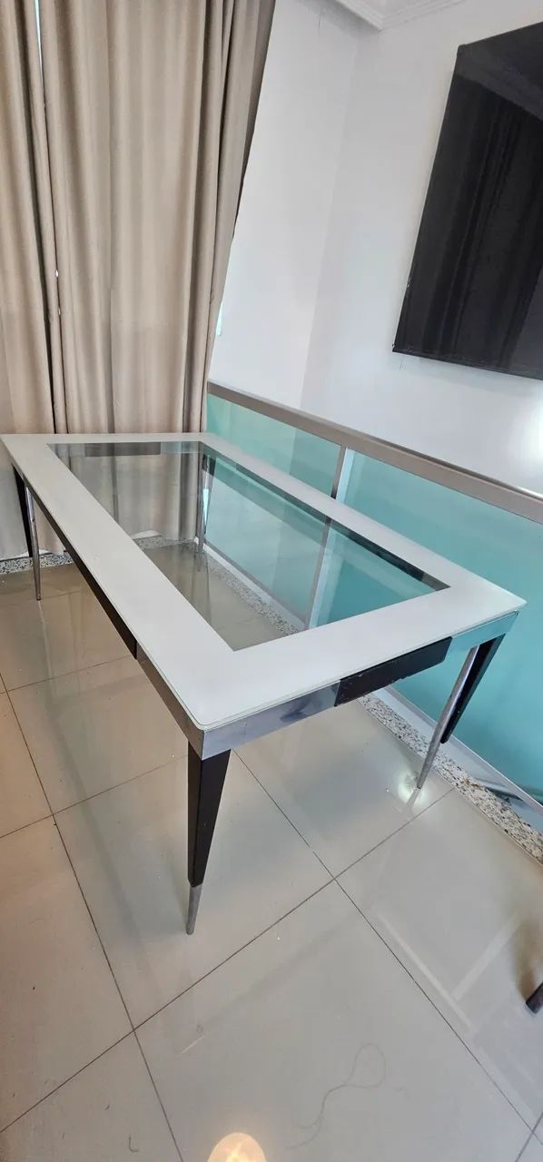 Mesa de jantar  com vidro  