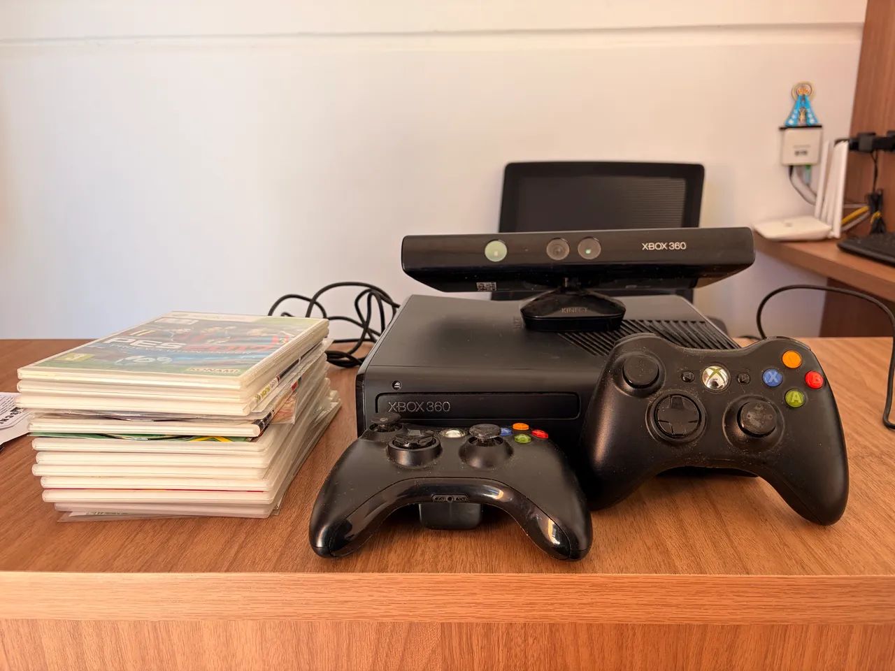 Xbox 360+ KINECT + 20jogos + 2controles - Foto 4