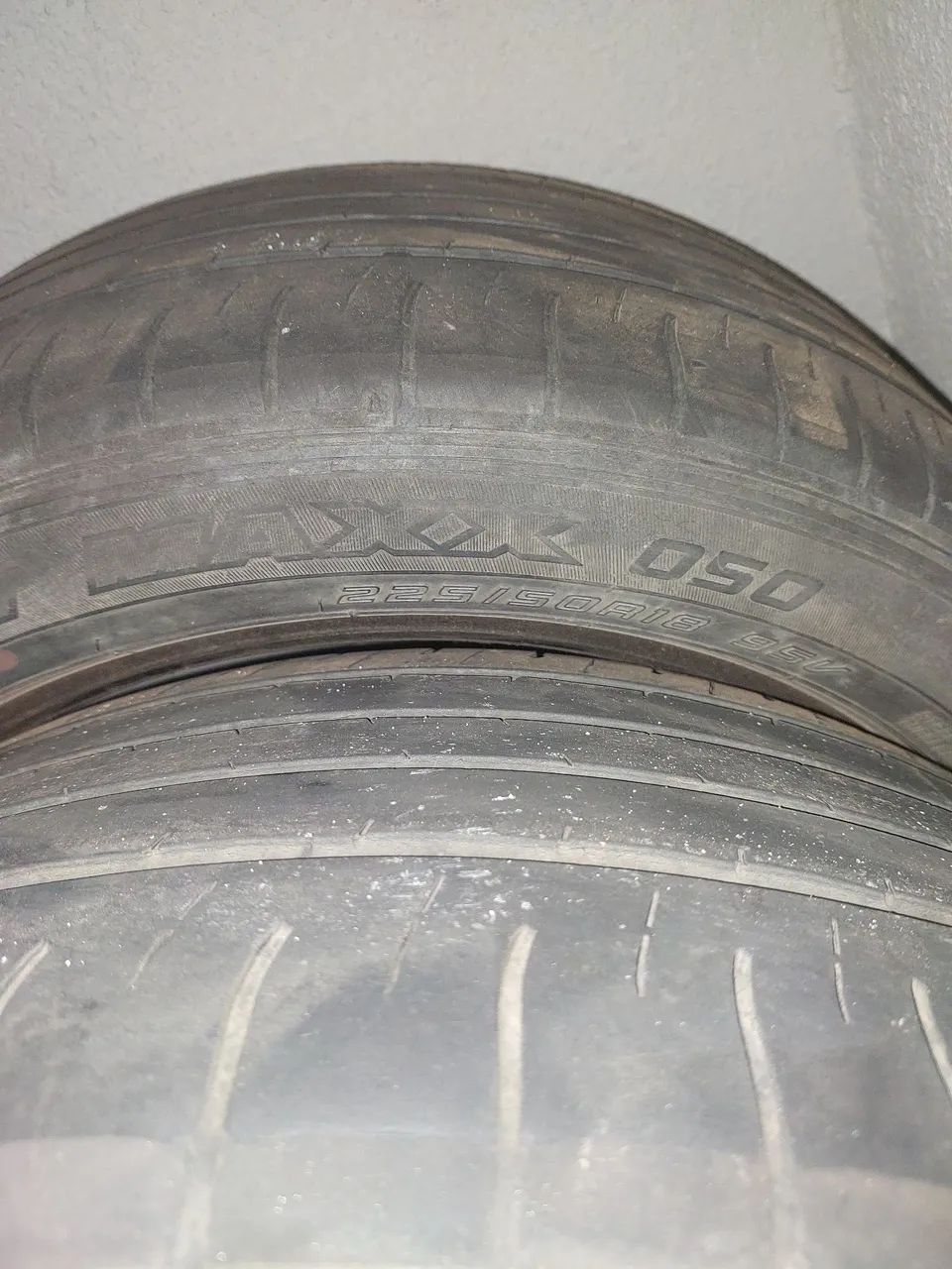 Vendo pneu 225/50/18 - Foto 2