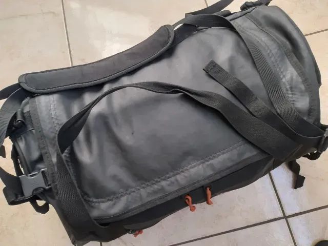 Bolsa Duffle Decathlon Quechua 40 litros - Foto 5