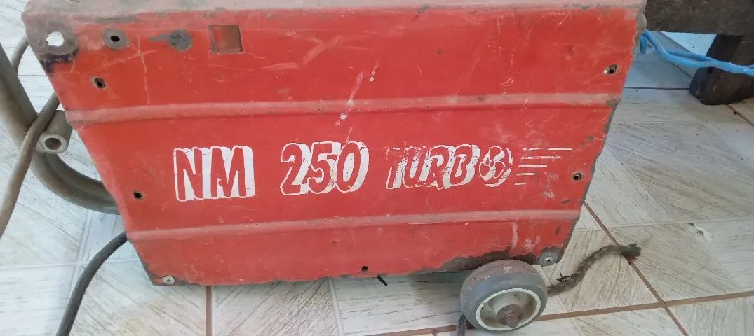 Maquina de solda Bambozzi NM 250 Turbo - Foto 2