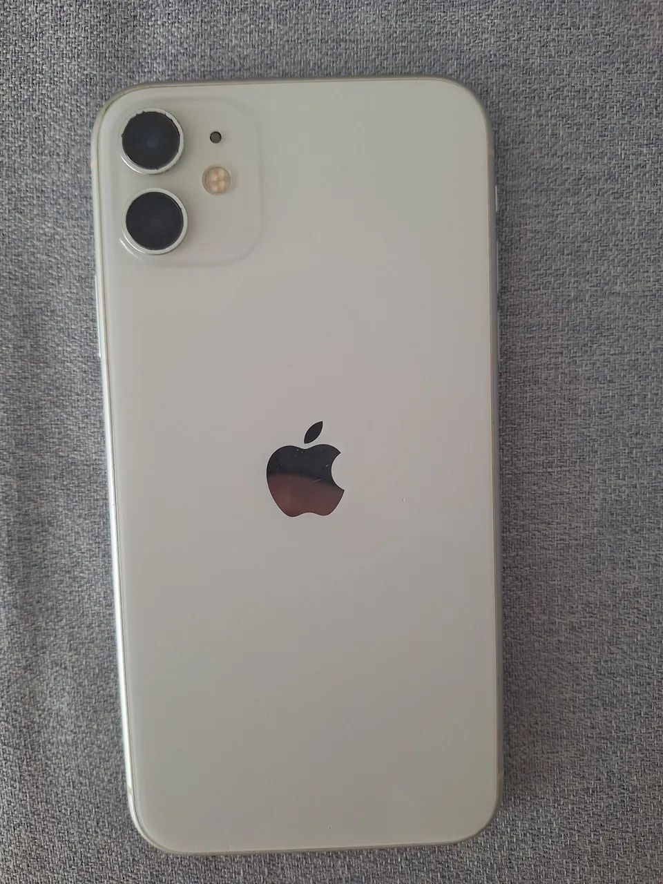 Celular iPhone 11