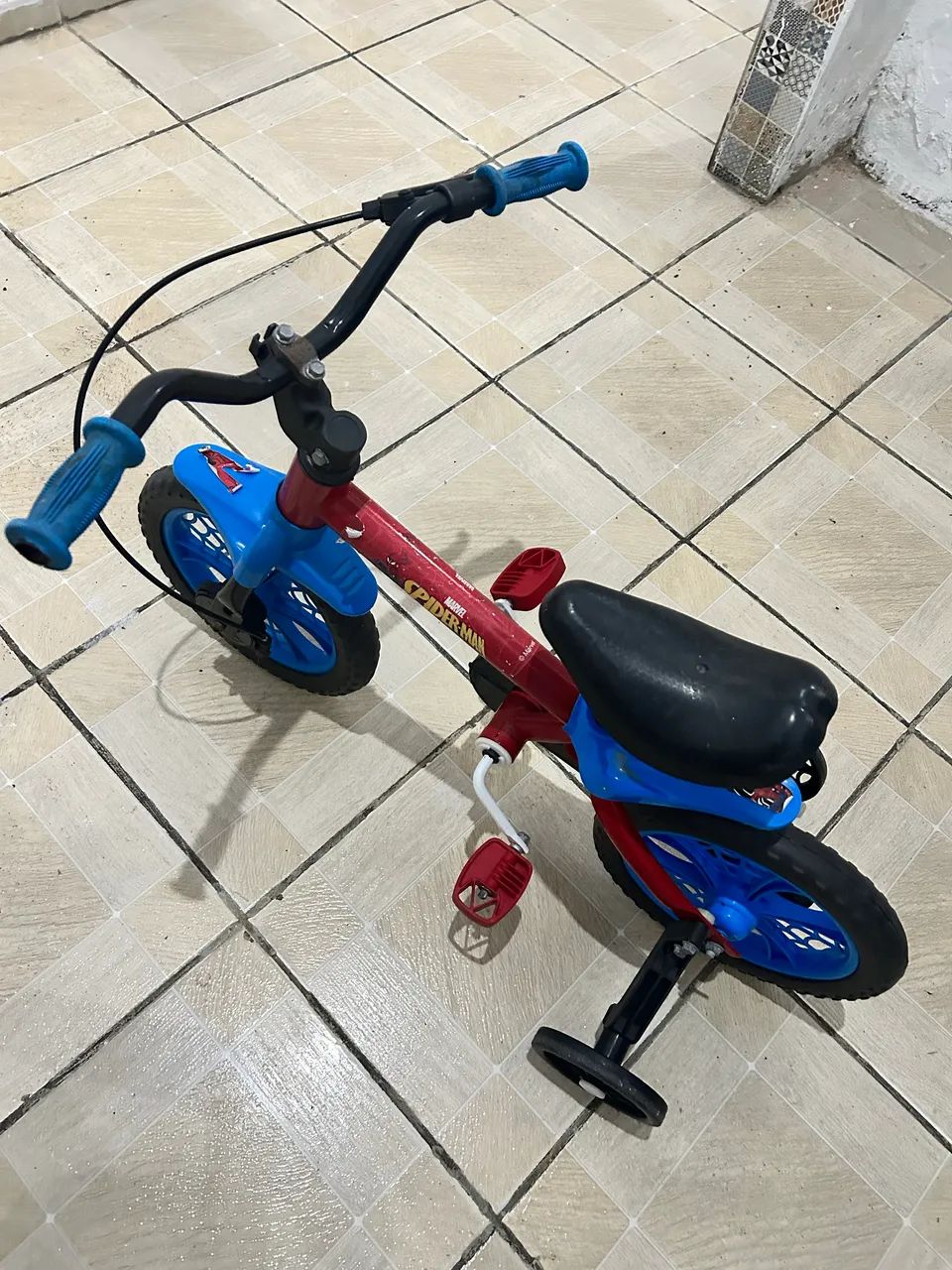 Bicicleta infantil do homem aranha  - Foto 2
