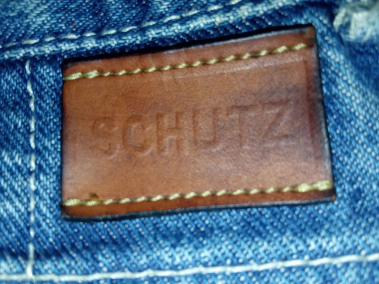 Bolsa Schutz jeans flores crochê  - Foto 4