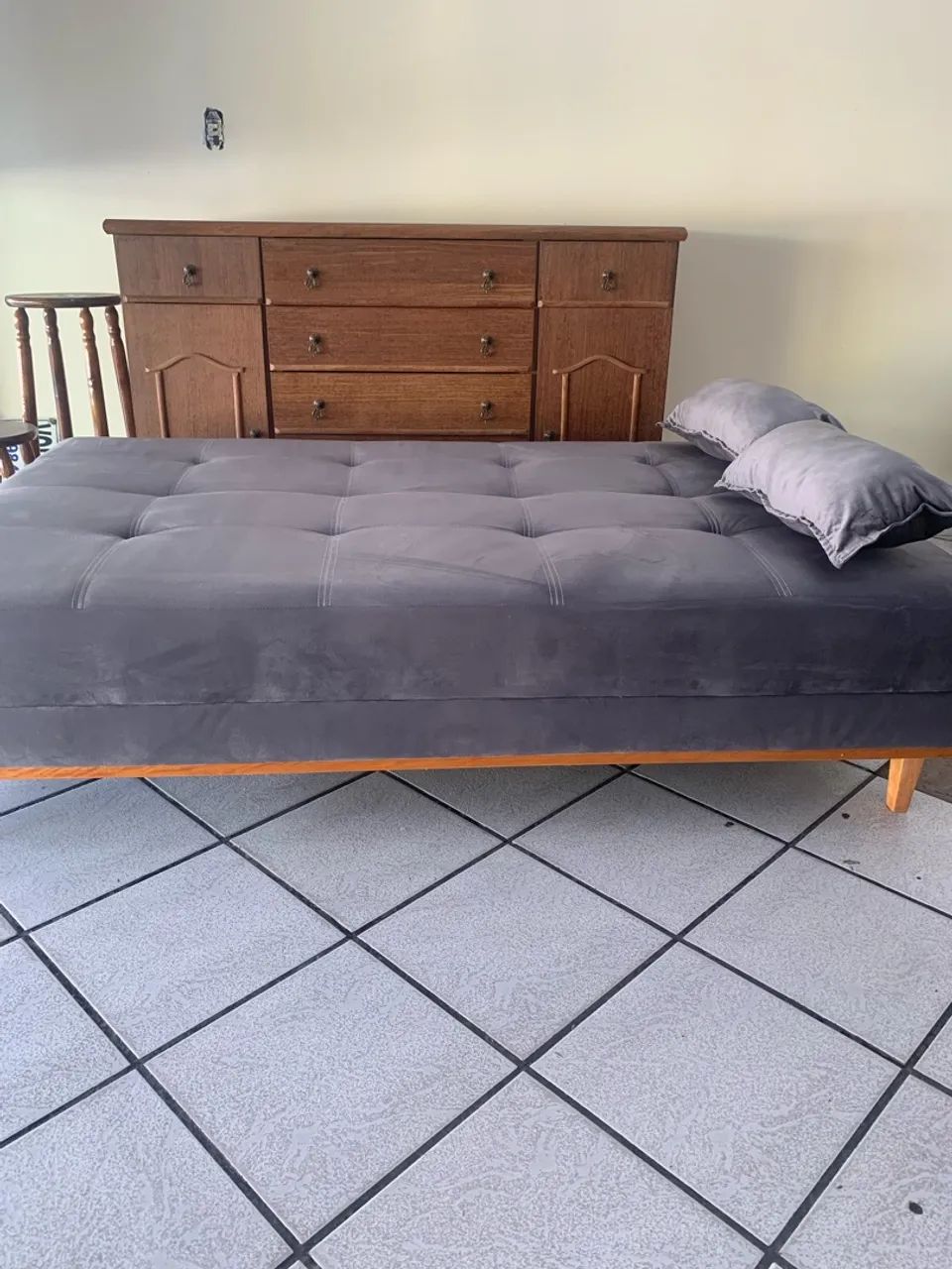 Sofá cama reclinável com catraca 