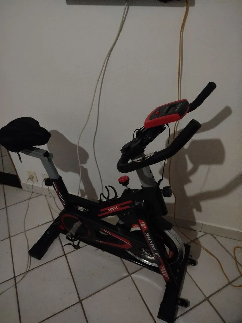 Bicicleta ergométrica nova com apenas 3 meses de uso  - Foto 5