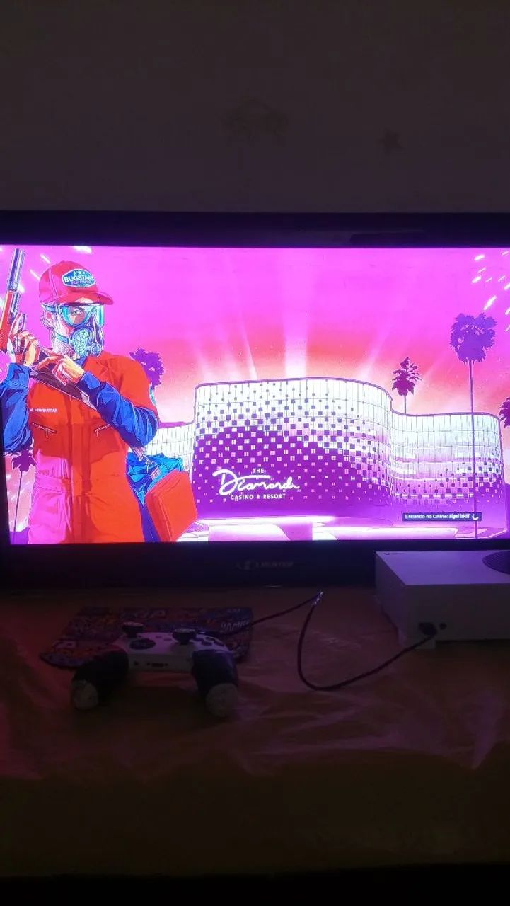 Tv de 32 polegadas ela está só com a tela  enrugada mais está funcionando perfeitamente 