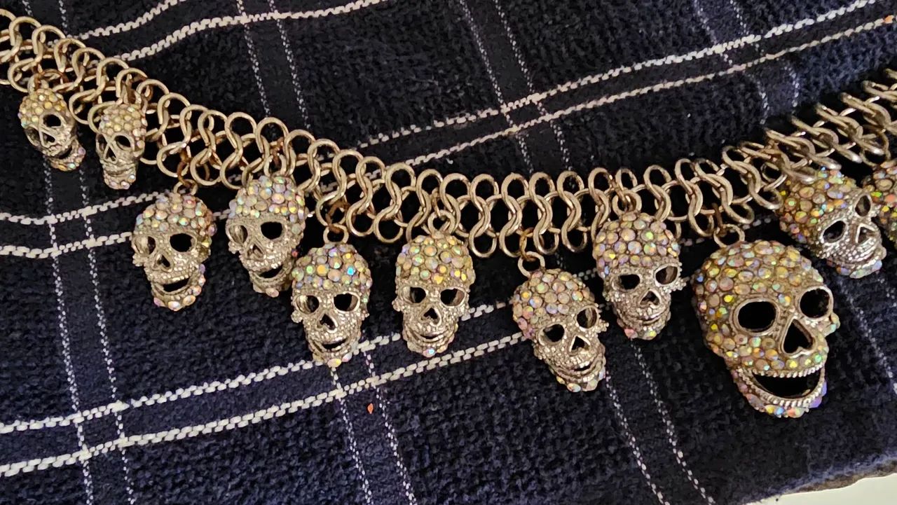 Colar caveiras strass boreaux - Foto 2