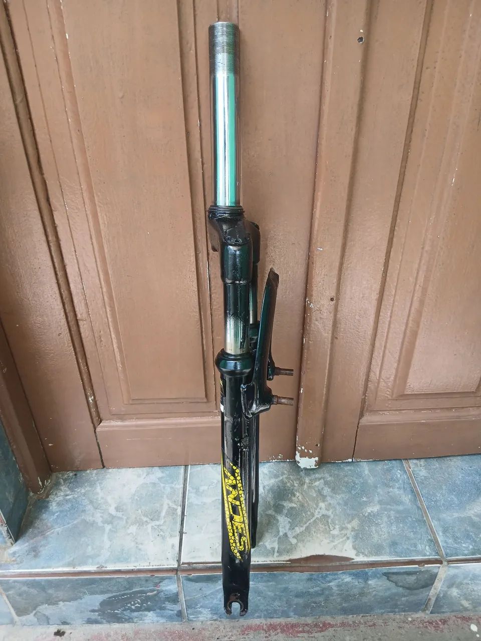 Amortecedor aro 26 conservado e funcionando tudo perfeitamente  - Foto 4