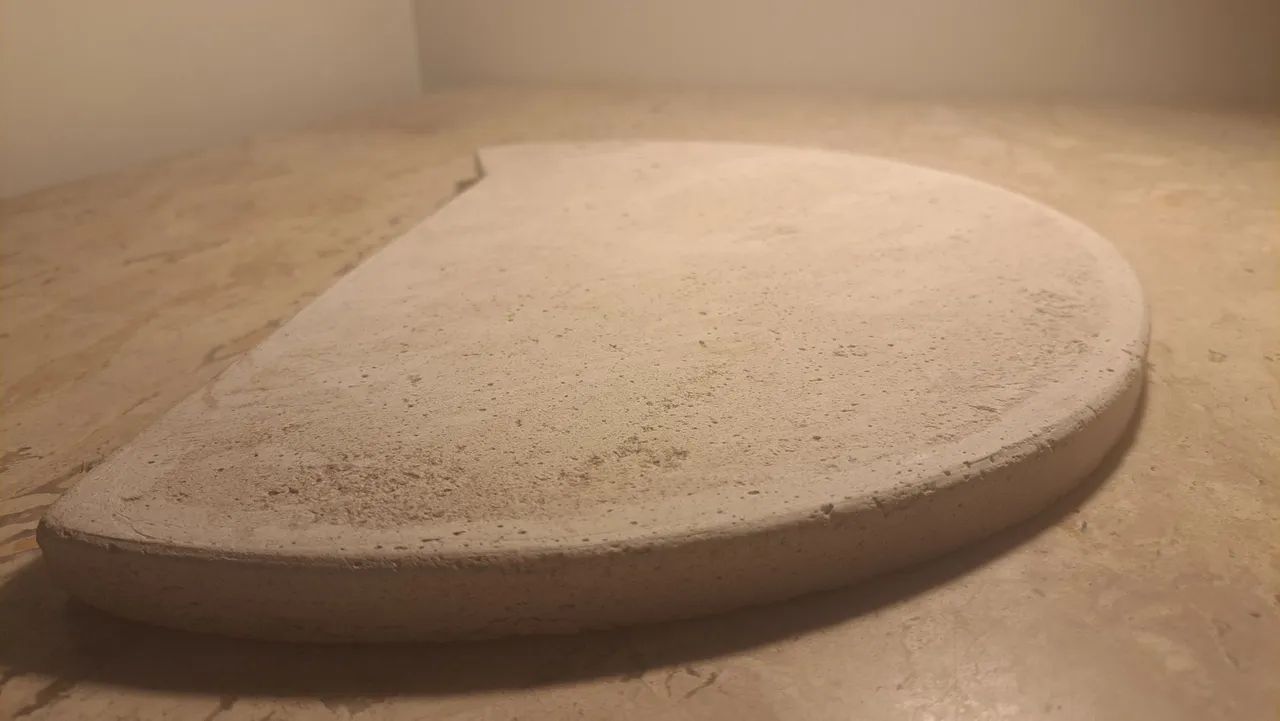 Bandeja de concreto branco meia lua
