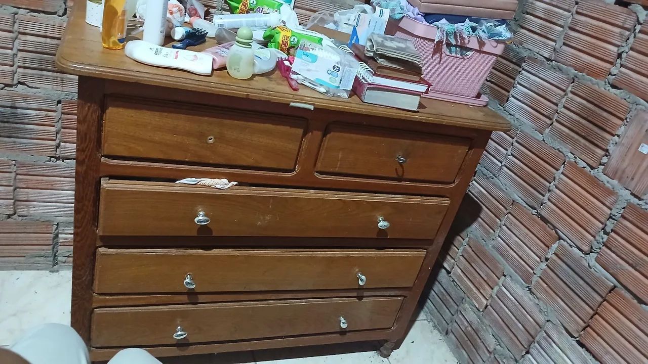 Vendo uma cômoda 