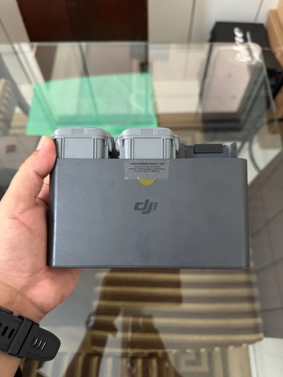 2 BATERIAS + HUB CARREGADOR ORIGINAL DJI AIR 3S  - Foto 3