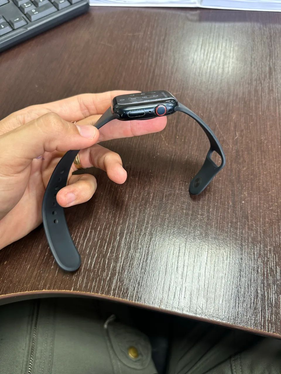 Apple Watch SE 2nd Gen 44MM  - Foto 3