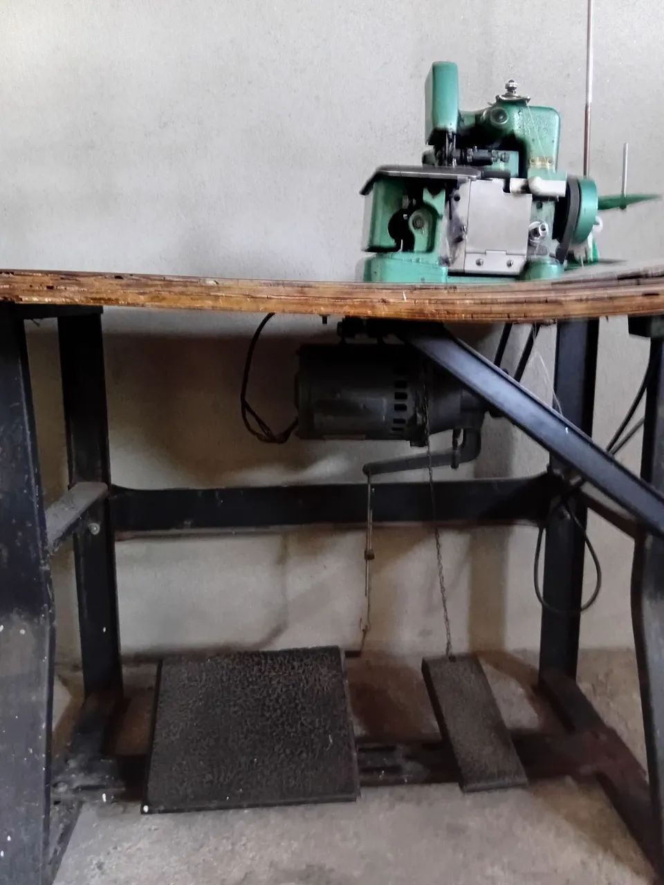 Maquina Overlock 110v - Foto 3