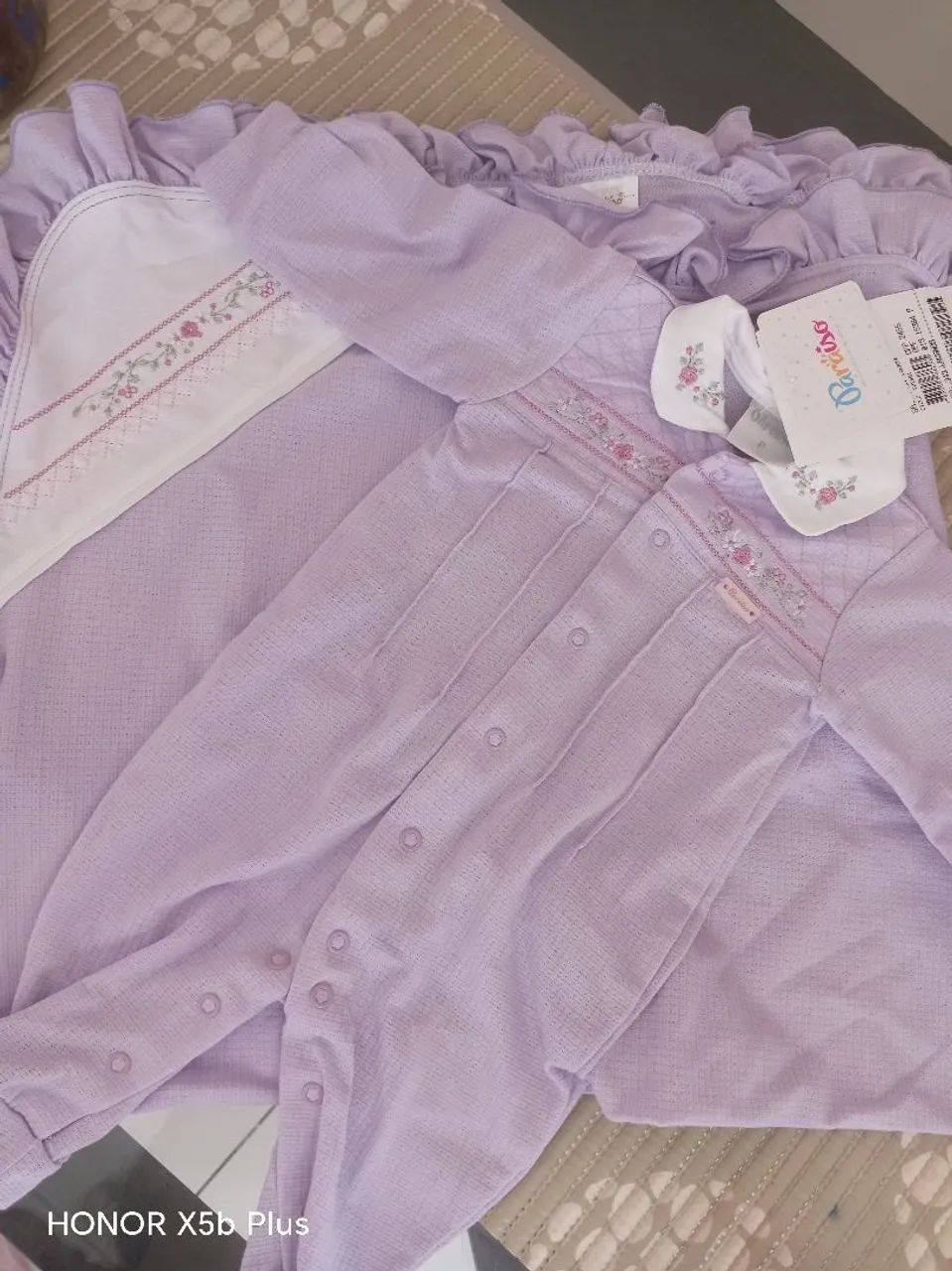 Roupas de bebê, não usadas, novas, cor muito bonita, tecido excelente com tampa, Tamanho p - Foto 3