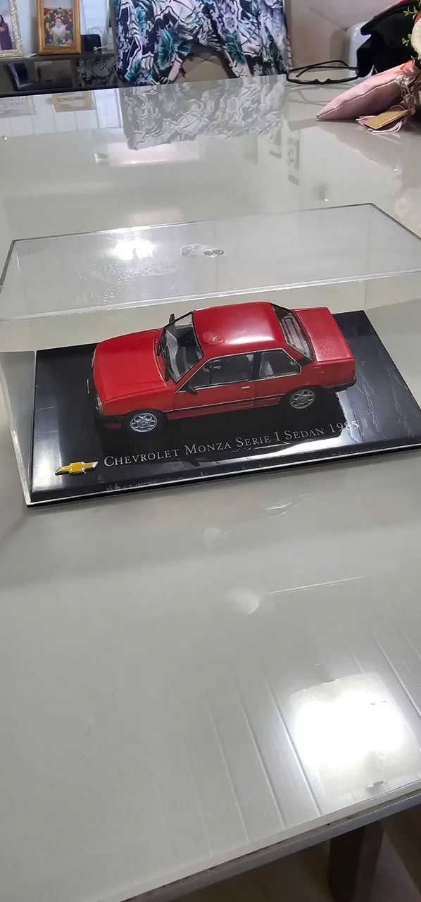 Miniatura Monza Sedan 1985