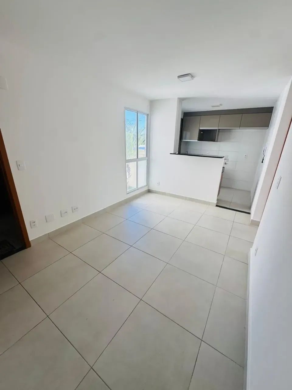 Alugo 2/4 com os fixos (predio novo)