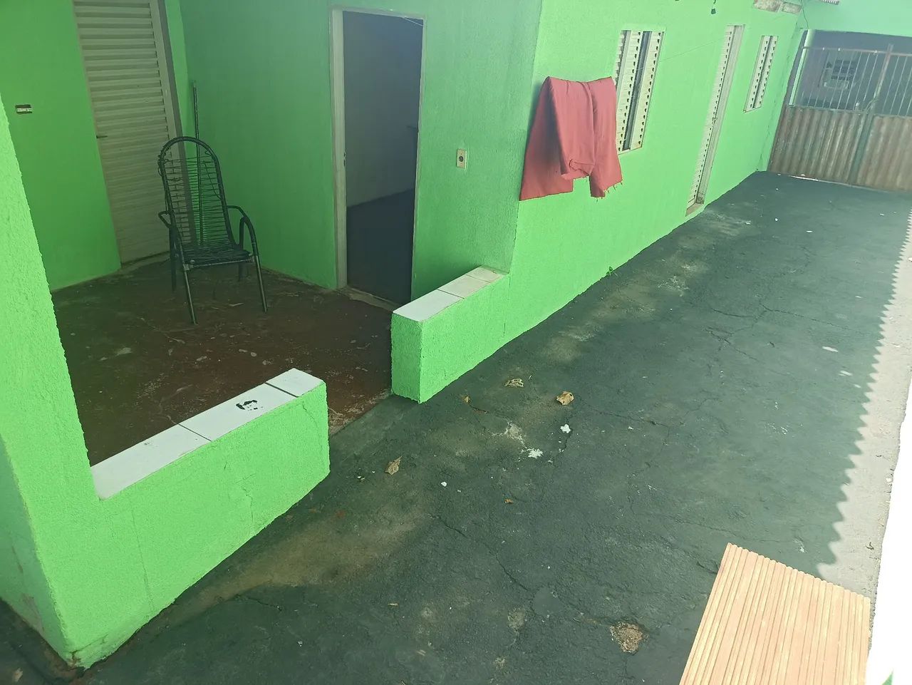 Não perca casa com 2 quartos e garagem,700$$