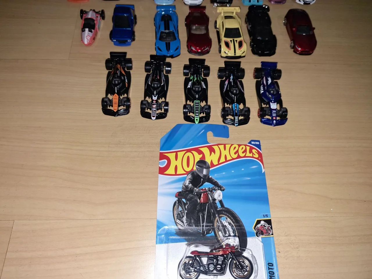 Hot Wheels Diversos  40 Unidades mais BRINDE  - Foto 5