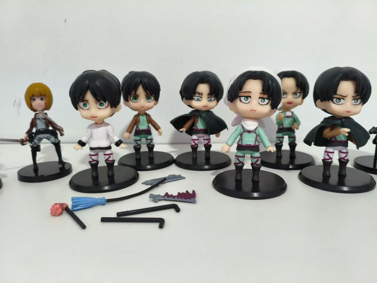12 action figures Shingeki no Kyojin 10 cm e 07cm material PVC - Foto 5