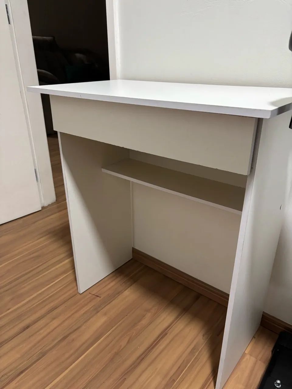 Escrivaninha para notebook