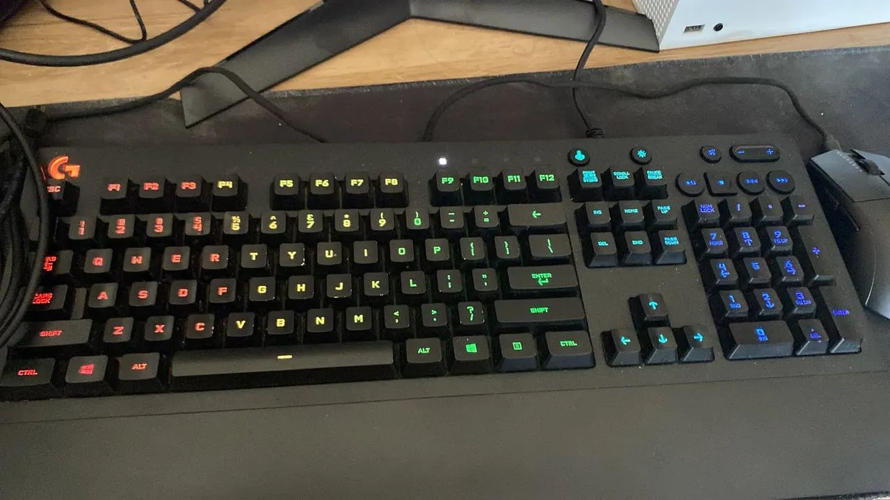 Teclado Logitech G213 - Foto 2