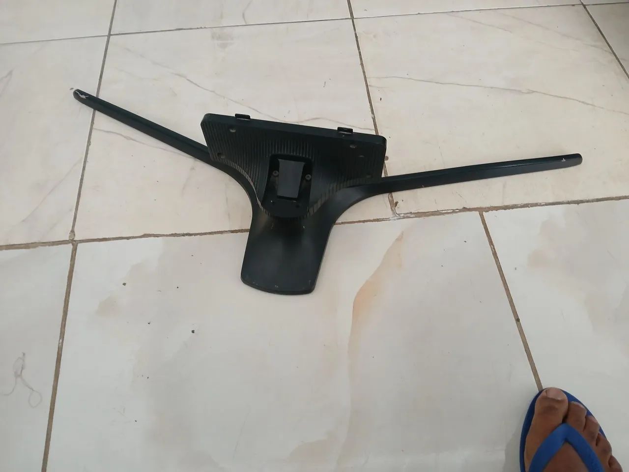 Vende-se pés da tv sansung 55 polegadas  - Foto 3