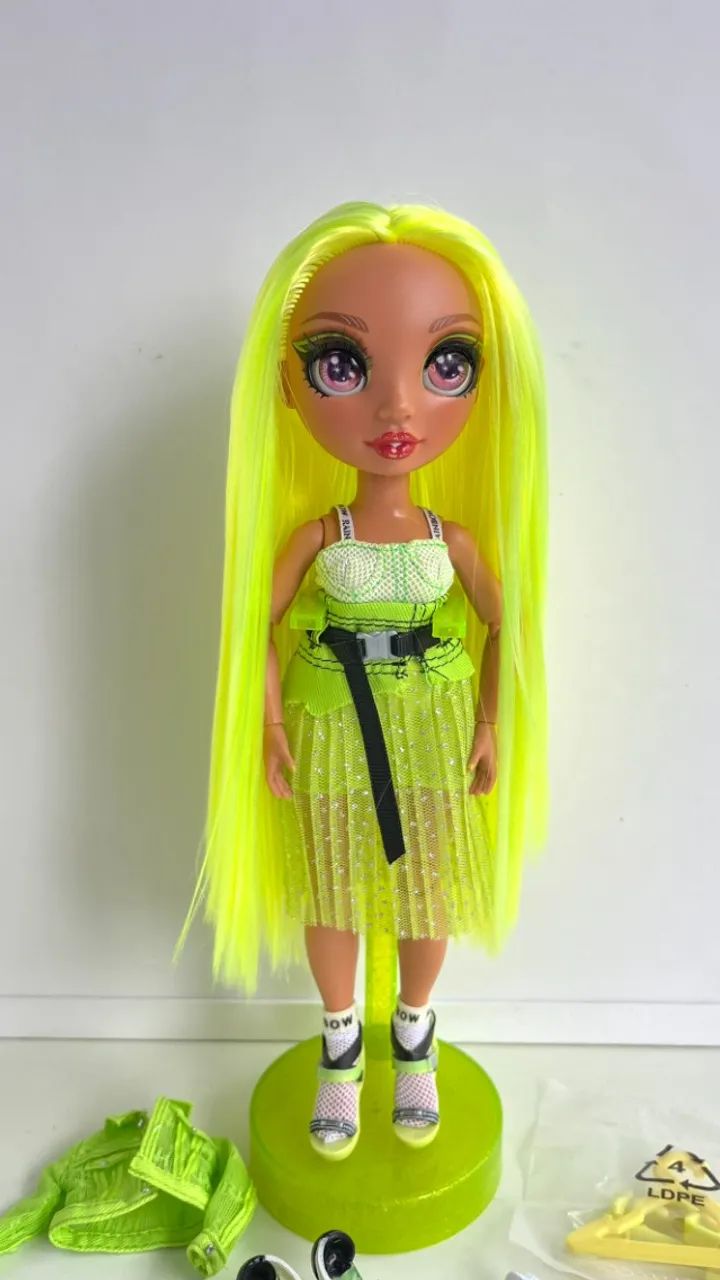 Boneca Rainbow High Karma Nichols - Foto 2