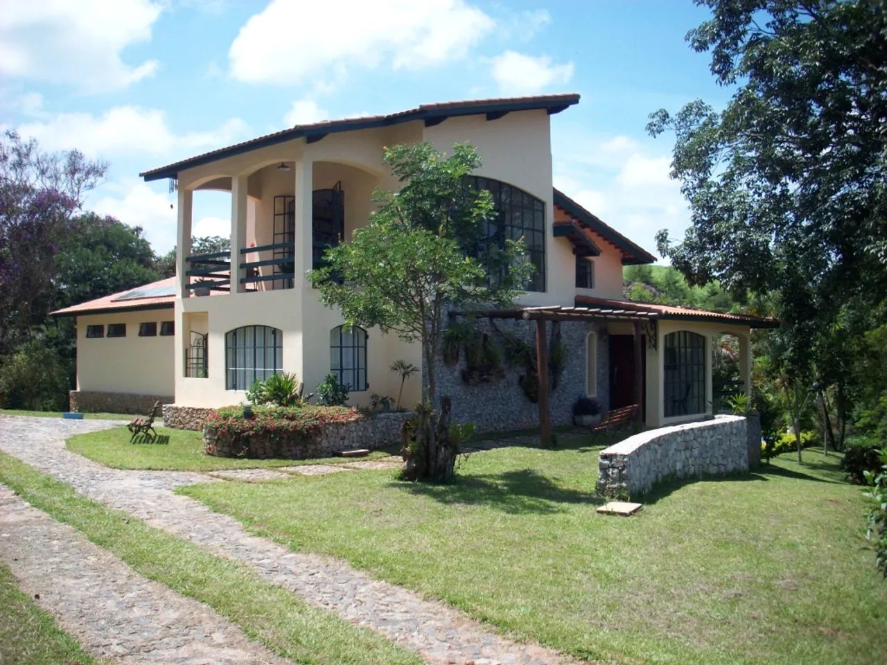 SÍTIO COM 8.8 HECTARES EM JAMBEIRO