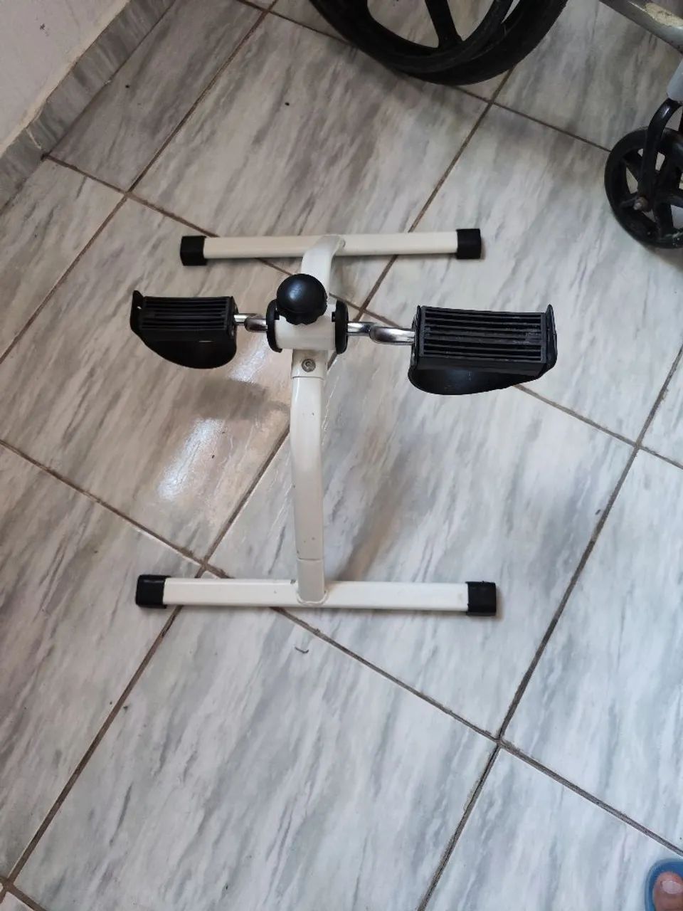 Vendo Cadeira de roda e banhos *31 - Foto 3