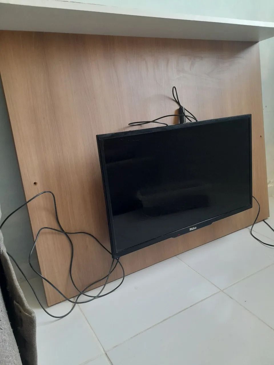Painel + Tv 32 Philco com suporte jah encaixado.