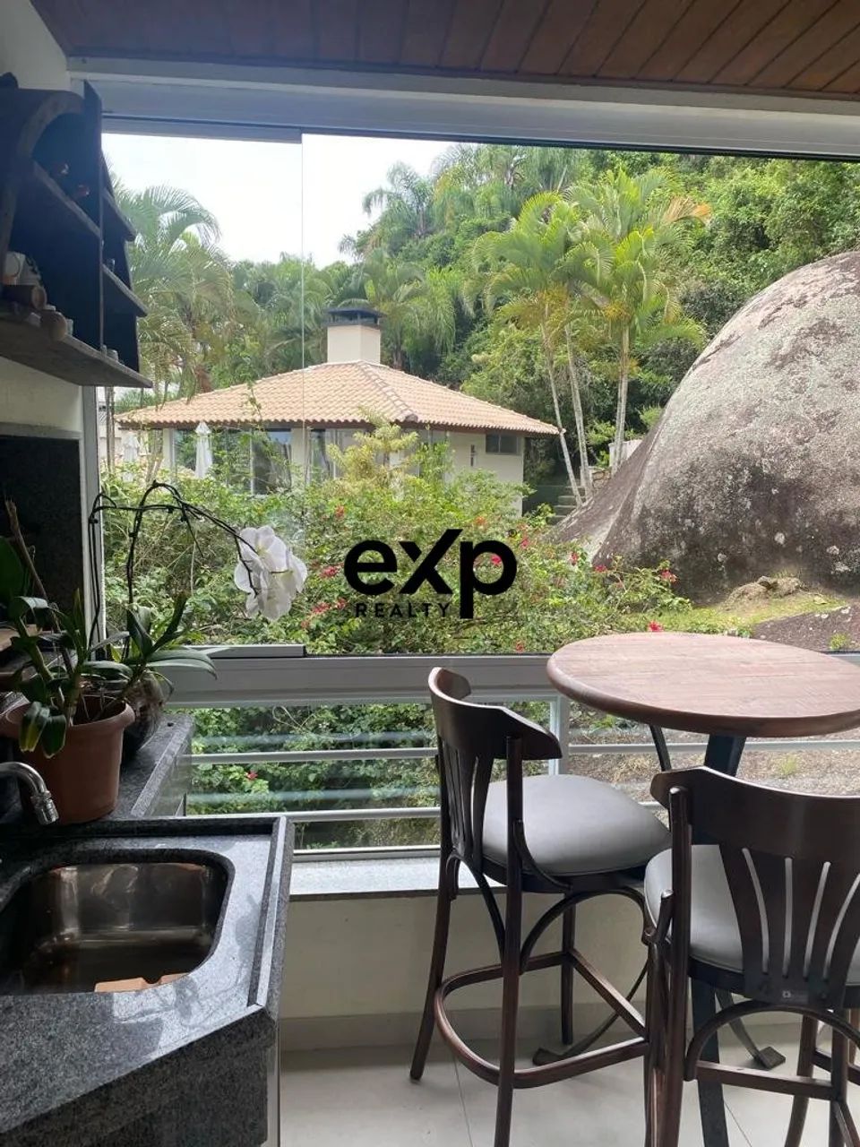 Apartamento 02 dormitorios e 1 suite a venda Praia Brava