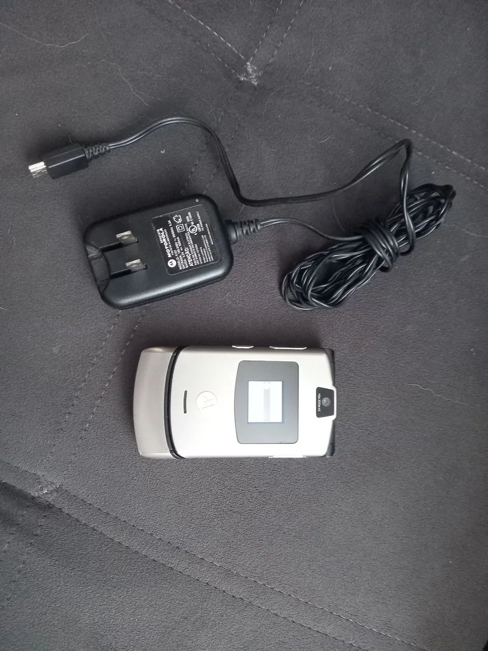 Celular antigo Motorola V3 usado - Foto 4