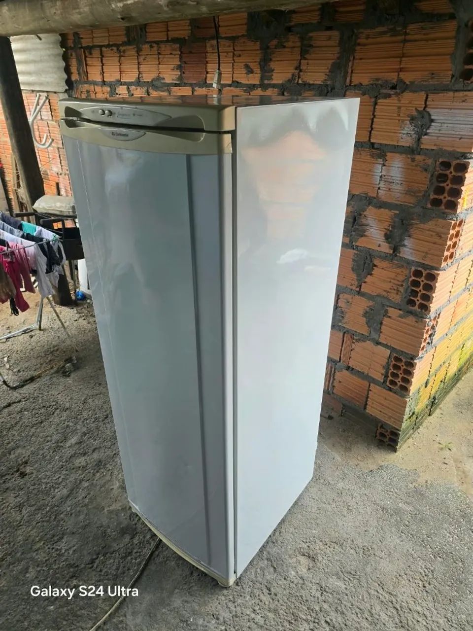 Vendo freezer tudo certinho 700 reais  - Foto 3
