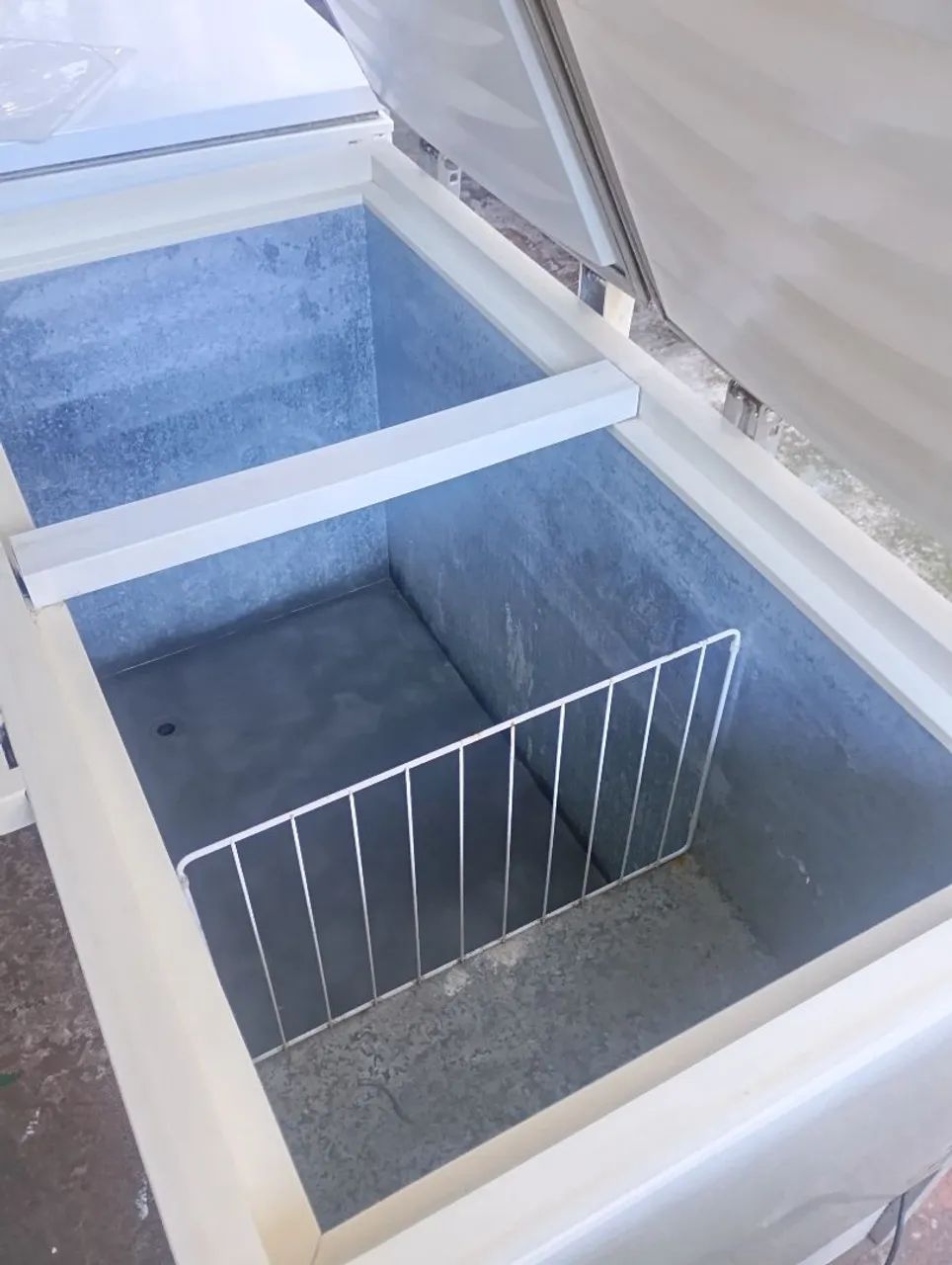 Freezer duas tampas Electrolux  - Foto 3