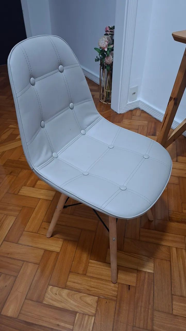 Escrivaninha Madeira Maciça com cadeira - Foto 4